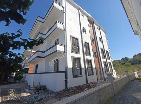 Başiskele Kullar Tepecik Mahallesi Net 80 M² 2+1 Zemin Kat Daire