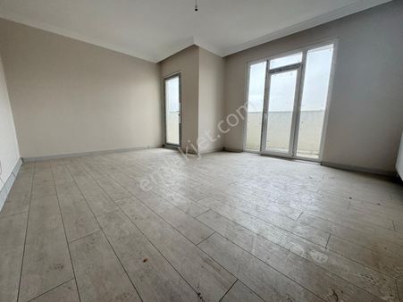 Çayırova Yeni Mahallede 3+1 Asansörlü Arakat