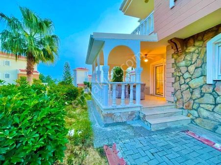🌴 Alanya İncekum’da Doğa İçinde Muhteşem Manzaralı Lüks Tripleks Villa 🏡✨