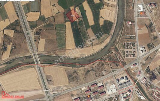 Hedef Emlaktan Rte Bulvar Zara Caddesi Üstü Köşe Parsel 2690 M2