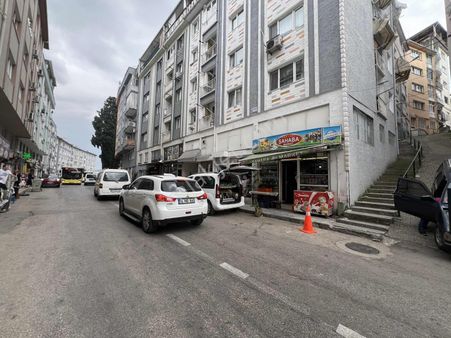 Emirsultan Mh Cadde Üstü Satılık 150 M2 Dubleks Dükkan