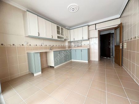 Selim Cadde Üzeri 3.kat Güney Doğu Cephe Kök Tapu Ful Yapılı 3+1