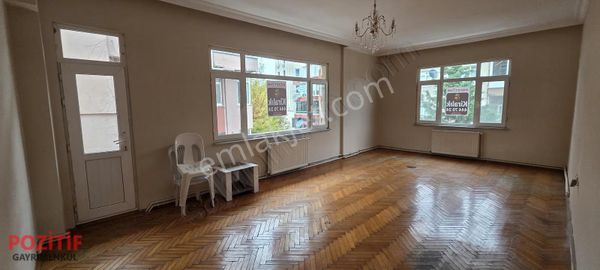 Büyükçekmece Fatih Mah.belediye Karşısında Kiralık 3+1 Balkonlu