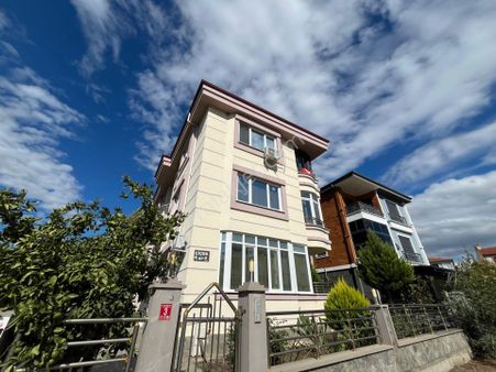 Parstan Akçayda Yatırımlık Dağ Ve Doğa Manzaralı 1+1 Daire