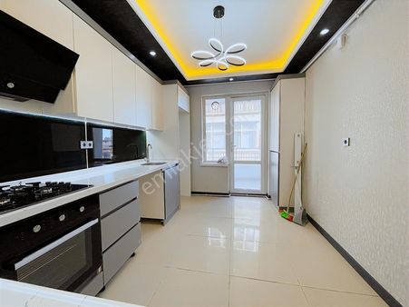 Ufuktepe Cadde Üzeri Çift Balkonlu Mega Lüx Geniş Daire !