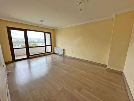 Altıağaç Tokilerde Manzaralı Borçsuz Giyinme Odalı 3+1 Satılık Daire