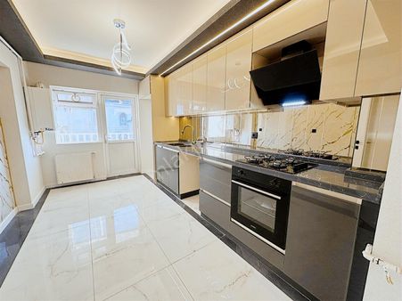 Osmangazi'de Ultra Lüx Yapılı Asansörlü Satılık 3+1 Arakat Daire