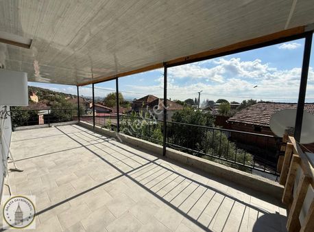 Galata,dan Germencik Balatçık Mah De 320 M² 4+1 Müstakil Köy Evi