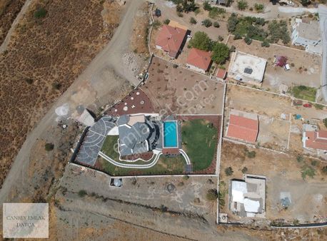 Eski Datça'da Geniş Bahçe İçinde Havuzlu 4+1 Yeni Villa