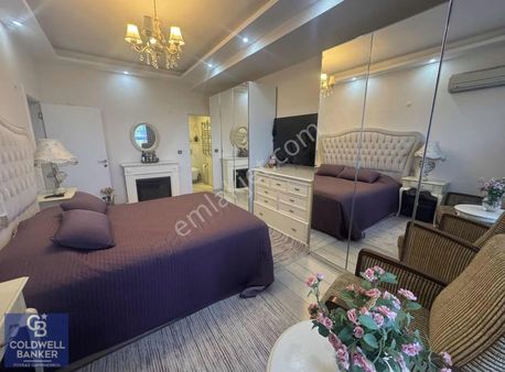 Menderes Coldwell Banker Poyraz'dan Geniş Bahçeli Villa