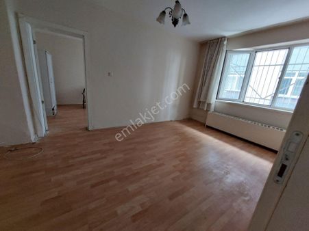 Göral Emlak 3+1 Giriş Kat Kaloriferli Polis Evi Yakını