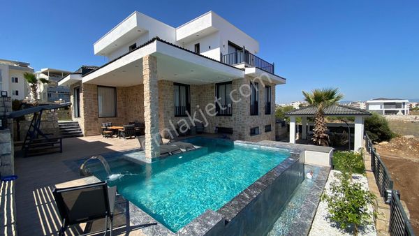 Aydın Didim Efeler 4+1 Satılık Villa Çift Havuzlu Açık Kapalı