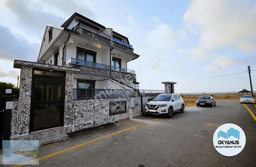 Karmaşa'dan Uzak Deniz İle Baş Başa Müstakil Bahçe Ve Havuzlu Ev