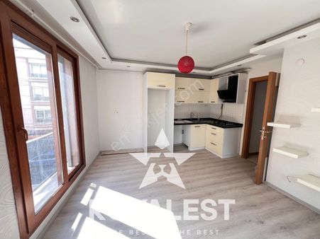 Royalestten Aile Apartmanında Satılık 2+1