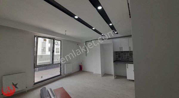 Özer Gayrimenkulden Veliköyde Üniversite Yanında 1+1