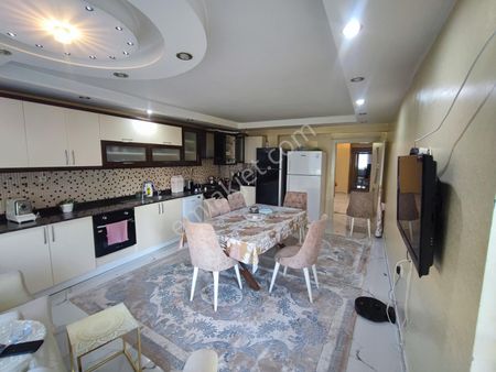 Ayalp'ten Güvenevler'de 250 M2 Oturumlu Satılık 4+1 Daire