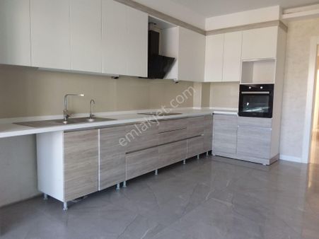 Ovacıkta Bulvara Paralel 4+1 Kiralık