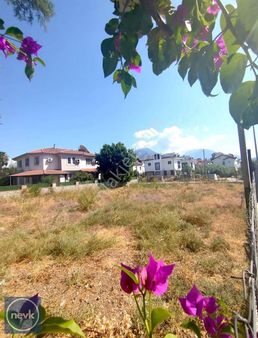 Akarca Da 612 M2, %25 İmarlı Satılık Köşe Parsel