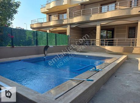Hq Emlak'tan Akarca'da 5+1 Eşyalı Eşyasız Seçenek Kiralık Villa