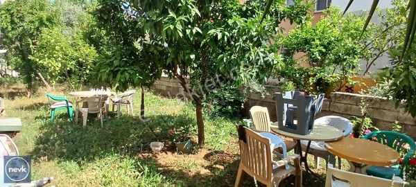 Bahçe Kullanım Alanlı Sahile 400 M Mesafede Kullanışlı 2+1 Dai