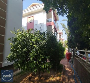 Kordona Yürüme Mesafesinde Geniş Kullanımlı 5+2 Daire En//ru