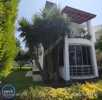 Foça Mahallesinde Havuzlu Sitede Satılık 3+1 Dubleks Daire