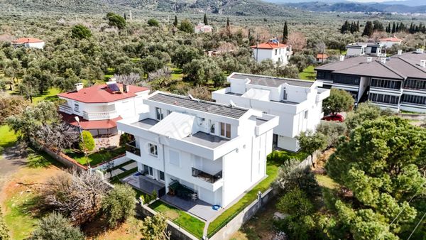 Kerim'den Güre Acil Satılık 5+1 Sıfır Triplex Villa