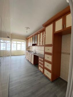 Beylikdüzü E 5 E Yakın Temiz 3+1 145m2 Merkezi Konumda