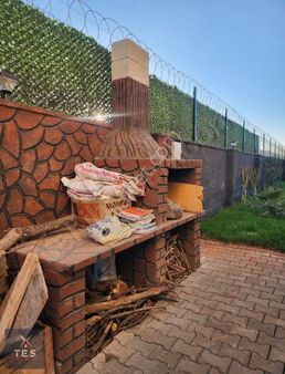 T.e.s.'den Yol Üstü Havuzlu Bakımlı Masrafsız Bağ Evi