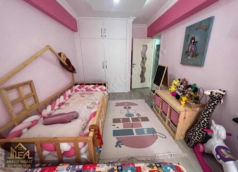 Akalın'dan 3+1 Otoparklı Asansörlü Cadde Binası Metro Yanı