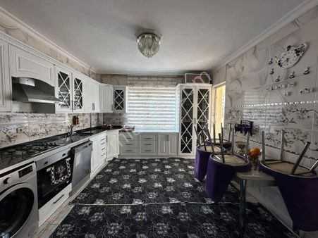 Akev Gayrimenkul'den Akpiyar'da Bakımlı Geniş Son Kat 3+1 Daire