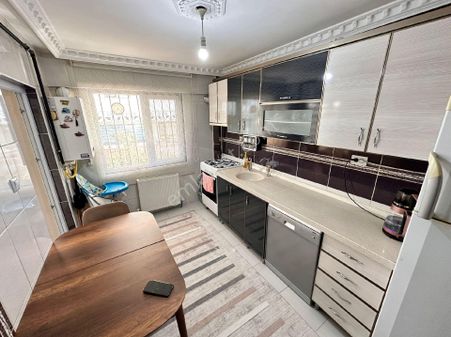 Karapürçek Peynirci Market Yakını Asansörlü 2+1 Yüksek Giriş A.daire Var