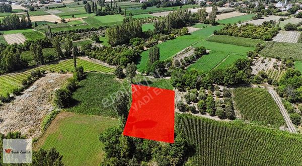 Vadi Emlak'tan Güryıldız'da 1.737 M2 Satılık Tarla