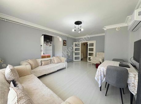 Konuksever'de Doğalgazlı Kombili Asansörlü Sıfırdan Farksız 2+1