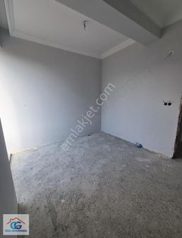 Gözel Gayrimenkulden Kartepe Uzuntarla Mh. 2+1 Arakat Daire