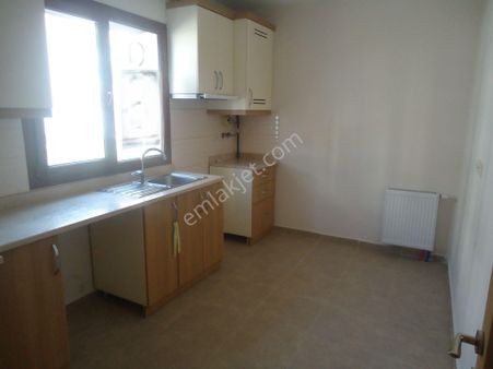 Krc'den Manzaralı Merkezi Konumda Katta Satılık 3+1 Daire