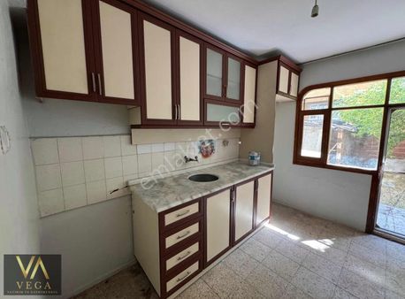 Vega'dan Cadde Üstü Satılık 2+1 Daire