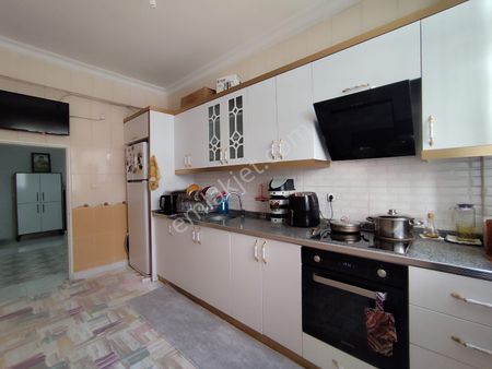 Bağlar İskan Evlerinde Satılık İçi Yapılı Geniş Ferah Daire