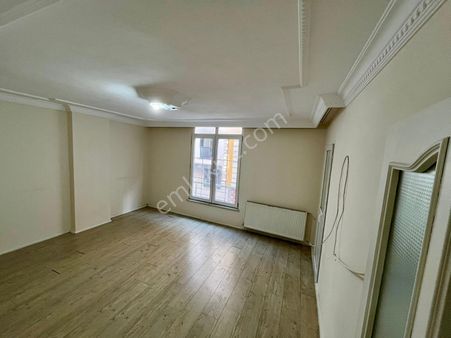 Serkan Gayrimenkulden Bahçelievler Yenibosnada Hürriyette 2008 Yapımlı Daire