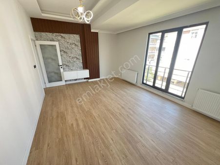 Akçay Aras Emlaktan Altınkumda Ara Kat Ayrı Mutfaklı 2+1 Sıfır Daire