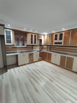 Kaan Emlaktan Bağbaşı Yeniyolda 3+1 Arakat Lüx Satılık Daire