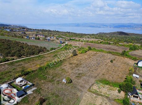 Sapanca Uzunkumda 1.919 M² % 25 - 3 Kat Konut İmarlı Arsa