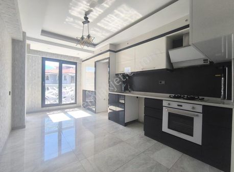 Yenişafak Mahallesi Ferhatlar Koleji Yakını 2+1 Satılık Daire