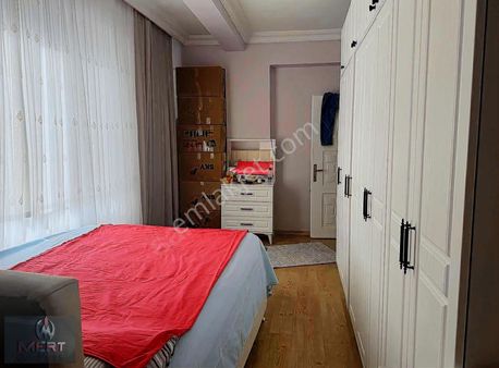 Kemal Türkler'de İskanlı Krediye Uygun 2+1 Ara Kat Daire