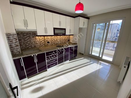 Buca Yeşilbağlar Mah Anacadde Plan Projeli 2+1