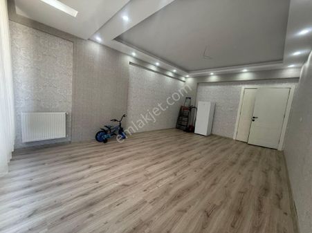 Mehmetçik'te Ataşehir Karşısı Yol Üzeri 3+1 Ara Kat Lüks Daire...