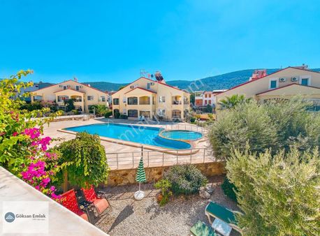 Akbük Merkezde Havuzlu Sitede Full Eşyalı Villa