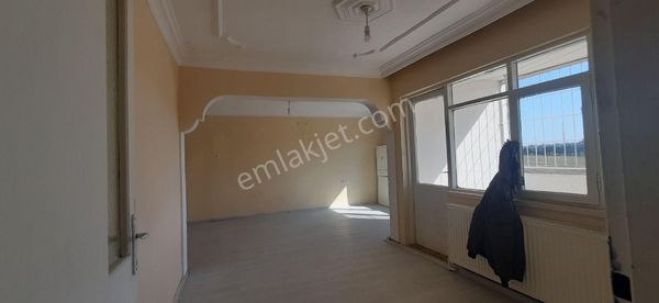 Manisa Akhisar Reşat Bey Mh.❗️ucuz Ev Kiralık 3+1 Doğalgazlı Giriş Katı Belediye Kont. ❗️10.000tl