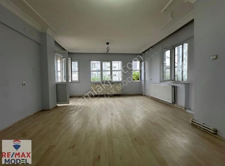 Remax Model'den Yenişehir'de Site İçerisinde 3,5+1 Kiralık Daire