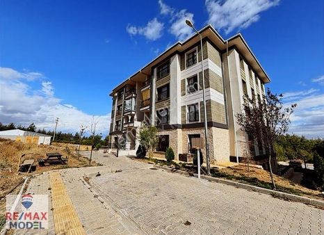 Remax Model'den Honaz Ovacık Toki Konutlarında 3+1 Satılık Daire